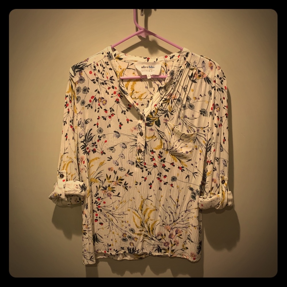 Alice Blue Floral Top 🌺🌹🌷